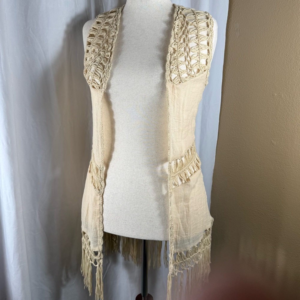 Cream Crochet Fringe Vest Size M Boho Chic Festival Fashion Crochet Fringe Rue21